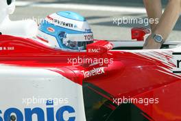 26.04.2002 Barcelona, Spanien, Barcelona, Training am Freitag, Mika Salo (Toyota) auf der Strecke, Feature, Formel 1 Grand Prix (GP) von Spanien 2002. c xpb.cc Email: info@xpb.cc, weitere Bilder auf der Datenbank: www.xpb.cc