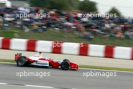 27.04.2002 Barcelona, Spanien, Barcelona, Training am Samstag, Mika Salo (Toyota) auf der Strecke, Formel 1 Grand Prix (GP) von Spanien 2002. c xpb.cc Email: info@xpb.cc, weitere Bilder auf der Datenbank: www.xpb.cc