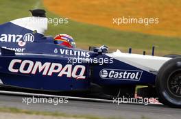 27.04.2002 Barcelona, Spanien, Barcelona, Training am Samstag, Juan Pablo Montoya (BMW WilliamsF1) auf der Strecke, Formel 1 Grand Prix (GP) von Spanien 2002. c xpb.cc Email: info@xpb.cc, weitere Bilder auf der Datenbank: www.xpb.cc