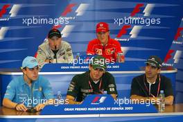 25.04.2002 Barcelona, Spanien, Pressekonferenz der FIA am Donnerstag mit Fernando Alonso (Renault F1), Pedro de la Rosa (Jaguar Racing),  Marc Gene (BMW WilliamsF1), Kimi Raikkonen - Räikkönen (McLaren Mercedes), Michael Schumacher (Ferrari), Formel 1 Grand Prix (GP) von Spanien 2002. c xpb.cc Email: info@xpb.cc, weitere Bilder auf der Datenbank: www.xpb.cc