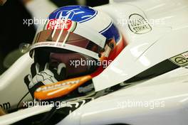 27.04.2002 Barcelona, Spanien, Barcelona, Training am Samstag, Olivier Panis (BAR Honda) in der Box, Formel 1 Grand Prix (GP) von Spanien 2002. c xpb.cc Email: info@xpb.cc, weitere Bilder auf der Datenbank: www.xpb.cc