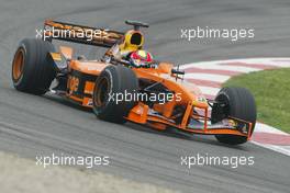 27.04.2002 Barcelona, Spanien, Barcelona, Training am Samstag, Enrique Bernoldi (Orange Arrows) auf der Strecke, Formel 1 Grand Prix (GP) von Spanien 2002. c xpb.cc Email: info@xpb.cc, weitere Bilder auf der Datenbank: www.xpb.cc