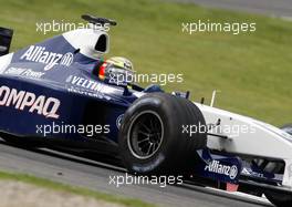 27.04.2002 Barcelona, Spanien, Barcelona, Training am Samstag, Ralf Schumacher (BMW WilliamsF1) auf der Strecke, Formel 1 Grand Prix (GP) von Spanien 2002. c xpb.cc Email: info@xpb.cc, weitere Bilder auf der Datenbank: www.xpb.cc