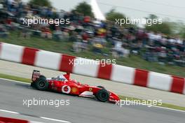 27.04.2002 Barcelona, Spanien, Barcelona, Training am Samstag, Michael Schumacher (Ferrari) auf der Strecke, Formel 1 Grand Prix (GP) von Spanien 2002. c xpb.cc Email: info@xpb.cc, weitere Bilder auf der Datenbank: www.xpb.cc