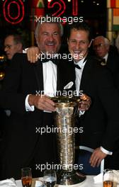 13.12.2002 Monte Carlo, Monaco, Offizielle FIA Jahresabschlußgala und Preisverleihung für die Formel1 Saison 2002 im Sporting Club von Monte Carlo - hier: Willi Weber und Michael Schumacher - (Official FIA F1 price giving ceremony 2002, FIA - Fédération Internationale de l'Automobile, 13.12.2002, Friday / Freitag)  c fia.com/xpb.cc - weitere Bilder auf der Datenbank unter www.xpb.cc. For further information's have a look on fia.com.