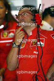 27.07.2002 Hockenheim, Deutschland, F1 am Hockenheimring, Training am Samstag, Luca Baldisserri - Ferrari, Chefmechaniker (Ing.) von Michael Schumacher, Box, Formel 1 Grand Prix (GP), Großer Preis von Deutschland 2002 (Baden Württemberg) c xpb.cc - weitere Bilder auf der Datenbank unter www.xpb.cc - Email: info@xpb.cc