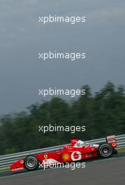 17.08.2002 Budapest, Ungarn, F1 in Budapest, Training am Samstag, Michael Schumacher (Ferrari, F2002, Nr. 01) auf der Strecke, Formel 1 Grand Prix (GP) von Ungarn 2002 (Hungary, Budapest) c xpb.cc - weitere Bilder auf der Datenbank unter www.xpb.cc - Email: info@xpb.cc