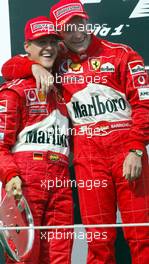 18.08.2002 Budapest, Ungarn, F1 in Budapest, Podium am Sonntag, Rubens Barrichello (1ter), Michael Schumacher (2ter), Formel 1 Grand Prix (GP) von Ungarn 2002 (Hungary, Budapest) c xpb.cc - weitere Bilder auf der Datenbank unter www.xpb.cc - Email: info@xpb.cc