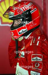 13.09.2002 Monza, Italien, F1 in Monza, Training am Freitag, Michael Schumacher (Ferrari) in der Box - Autodromo Nazionale Monza, Formel 1 Grand Prix (GP) von Italien 2002 (Italy). c xpb.cc - weitere Bilder auf der Datenbank unter www.xpb.cc - Email: info@xpb.cc