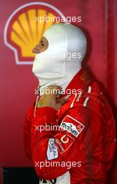 13.09.2002 Monza, Italien, F1 in Monza, Training am Freitag, Michael Schumacher (Ferrari) in der Box - Autodromo Nazionale Monza, Formel 1 Grand Prix (GP) von Italien 2002 (Italy). c xpb.cc - weitere Bilder auf der Datenbank unter www.xpb.cc - Email: info@xpb.cc