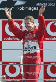 15.09.2002 Monza, Italien, F1 in Monza, Sonntag, Podium GP von Italien, Michael Schumacher (Ferrari) - Autodromo Nazionale Monza, Formel 1 Grand Prix (GP) von Italien 2002 (Italy). c xpb.cc - weitere Bilder auf der Datenbank unter www.xpb.cc - Email: info@xpb.cc