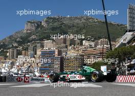 25.05.2002 Monte Carlo, Monaco, F1 in Monaco, Samstag, Training, Pedro de la Rosa (Jaguar) auf der Strecke, Strecke, Formel 1 Grand Prix (GP) von Monaco 2002 in Monte Carlo, Monaco c xpb.cc Email: info@xpb.cc, weitere Bilder auf der Datenbank: www.xpb.cc