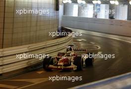 25.05.2002 Monte Carlo, Monaco, F1 in Monaco, Samstag, Training, Allan McNish (Toyota) im Tunnel, Strecke, Formel 1 Grand Prix (GP) von Monaco 2002 in Monte Carlo, Monaco c xpb.cc Email: info@xpb.cc, weitere Bilder auf der Datenbank: www.xpb.cc