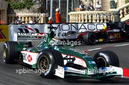 25.05.2002 Monte Carlo, Monaco, F1 in Monaco, Samstag, Training, Eddie Irvine (Jaguar) auf der Strecke, Strecke, Formel 1 Grand Prix (GP) von Monaco 2002 in Monte Carlo, Monaco c xpb.cc Email: info@xpb.cc, weitere Bilder auf der Datenbank: www.xpb.cc