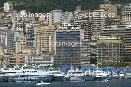 24.05.2002 Monte Carlo, Monaco, F1 in Monaco, Freitag, (F1 freier Tag), Blick auf den Hafen und MonteCarlo, FEATURE, Formel 1 Grand Prix (GP) von Monaco 2002 in Monte Carlo, Monaco c xpb.cc Email: info@xpb.cc, weitere Bilder auf der Datenbank: www.xpb.cc
