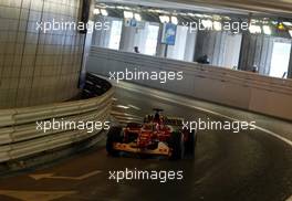 25.05.2002 Monte Carlo, Monaco, F1 in Monaco, Samstag, Training, Rubens Barrichello (Ferrari) im Tunnel, Strecke, Formel 1 Grand Prix (GP) von Monaco 2002 in Monte Carlo, Monaco c xpb.cc Email: info@xpb.cc, weitere Bilder auf der Datenbank: www.xpb.cc