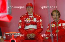 27.09.2002 Indianapolis, USA, F1 in Indianapolis, Freitag, Michael Schumacher (Ferrari) in der Box, 2002 SAP United States Grand Prix - (USGP, Formel 1, USA, Grand Prix, GP). c xpb.cc - weitere Bilder auf der Datenbank unter www.xpb.cc - Email: info@xpb.cc