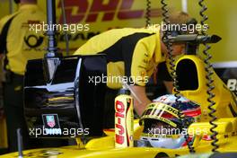 28.09.2002 Indianapolis, USA, F1 in Indianapolis, Samstag, Takuma Sato (Jordan Honda) in der Box, 2002 SAP United States Grand Prix - (USGP, Formel 1, USA, Grand Prix, GP). c xpb.cc - weitere Bilder auf der Datenbank unter www.xpb.cc - Email: info@xpb.cc