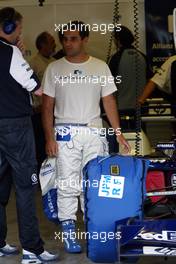 27.09.2002 Indianapolis, USA, F1 in Indianapolis, Freitag, Juan Pablo Montoya (BMW WilliamsF1) in der Box, 2002 SAP United States Grand Prix - (USGP, Formel 1, USA, Grand Prix, GP). c xpb.cc - weitere Bilder auf der Datenbank unter www.xpb.cc - Email: info@xpb.cc