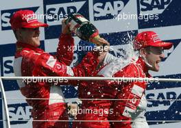 29.09.2002 Indianapolis, USA, F1 in Indianapolis, Sonntag 29.09.2002, Podium, Michael Schumacher und Rubens Barrichello, 2002 SAP United States Grand Prix - (USGP, Formel 1, USA, Grand Prix, GP). c xpb.cc - weitere Bilder auf der Datenbank unter www.xpb.cc - Email: info@xpb.cc