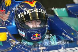 27.09.2002 Indianapolis, USA, F1 in Indianapolis, Freitag, Heinz Harald Frentzen (Sauber Petronas) in der Box, 2002 SAP United States Grand Prix - (USGP, Formel 1, USA, Grand Prix, GP). c xpb.cc - weitere Bilder auf der Datenbank unter www.xpb.cc - Email: info@xpb.cc