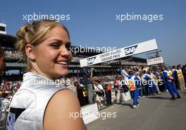 29.09.2002 Indianapolis, USA, F1 in Indianapolis, Sonntag 29.09.2002, Fahrerparade, Gridgirls, Feature, 2002 SAP United States Grand Prix - (USGP, Formel 1, USA, Grand Prix, GP). c xpb.cc - weitere Bilder auf der Datenbank unter www.xpb.cc - Email: info@xpb.cc