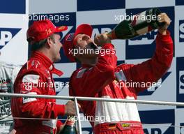 29.09.2002 Indianapolis, USA, F1 in Indianapolis, Sonntag 29.09.2002, Podium, Michael Schumacher und Rubens Barrichello, 2002 SAP United States Grand Prix - (USGP, Formel 1, USA, Grand Prix, GP). c xpb.cc - weitere Bilder auf der Datenbank unter www.xpb.cc - Email: info@xpb.cc