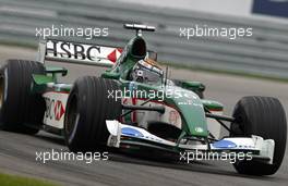 28.09.2002 Indianapolis, USA, F1 in Indianapolis, Samstag, Eddie Irvine (Jaguar Racing, R3B, Nr. 16) auf der Strecke, 2002 SAP United States Grand Prix - (USGP, Formel 1, USA, Grand Prix, GP). c xpb.cc - weitere Bilder auf der Datenbank unter www.xpb.cc - Email: info@xpb.cc