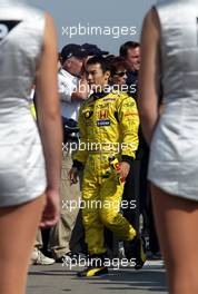 29.09.2002 Indianapolis, USA, F1 in Indianapolis, Sonntag 29.09.2002, Fahrerparade, Takuma Sato, 2002 SAP United States Grand Prix - (USGP, Formel 1, USA, Grand Prix, GP). c xpb.cc - weitere Bilder auf der Datenbank unter www.xpb.cc - Email: info@xpb.cc