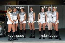 28.09.2002 Indianapolis, USA, F1 in Indianapolis, Samstag, SAP Gridgirls, 2002 SAP United States Grand Prix - (USGP, Formel 1, USA, Grand Prix, GP). c xpb.cc - weitere Bilder auf der Datenbank unter www.xpb.cc - Email: info@xpb.cc