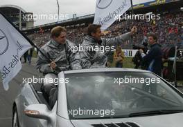 05.10.2003 Hockenheim, Deutschland, DTM 2003 am Hockenheimring, Christijan Albers (NED), ExpressService AMG-Mercedes, Mercedes-Benz CLK-DTM und Bernd Schneider (GER), Vodafone AMG-Mercedes, Mercedes-Benz CLK-DTM - DTM 2003 in Hockenheim, Grand-Prix-Kurs des Hockenheimring Baden-Württemberg (Deutsche Tourenwagen Masters) - Weitere Bilder auf www.xpb.cc, eMail: info@xpb.cc - Belegexemplare senden. c Copyrightkennzeichnung mit: xpb.cc