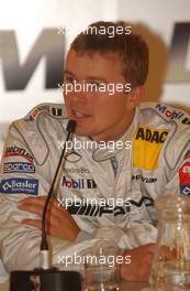 24.05.2003 Nürburg, Deutschland, Press Conference, Marcel Fässler (CHE), AMG-Mercedes, Portrait (1st, Super Pole Qualifying) - DTM 2003 in Nürburg, Grand-Prix-Kurs des Nürburgring (Deutsche Tourenwagen Masters)  - Weitere Bilder auf www.xpb.cc, eMail: info@xpb.cc - Belegexemplare senden. c Copyright: Kennzeichnung mit: Miltenburg / xpb.cc