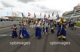 25.05.2003 Nürburg, Deutschland, Startfield presentation, local band, playing in traditional costume - DTM 2003 in Nürburg, Grand-Prix-Kurs des Nürburgring (Deutsche Tourenwagen Masters)  - Weitere Bilder auf www.xpb.cc, eMail: info@xpb.cc - Belegexemplare senden. c Copyright: Kennzeichnung mit: Miltenburg / xpb.cc