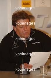 24.05.2003 Nürburg, Deutschland, Press Conference, Norbert Haug (GER), Sporting Director Mercedes-Benz - DTM 2003 in Nürburg, Grand-Prix-Kurs des Nürburgring (Deutsche Tourenwagen Masters)  - Weitere Bilder auf www.xpb.cc, eMail: info@xpb.cc - Belegexemplare senden. c Copyright: Kennzeichnung mit: Miltenburg / xpb.cc