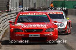 22.06.2003 Nürnberg, Deutschland, Peter Dumbreck (GBR), OPC Team Phoenix, Opel Astra V8 Coupé, in front of Bernd Schneider (GER), Vodafone AMG-Mercedes, Mercedes-Benz CLK-DTM - DTM 2003 in Nürnberg, Norisring (Deutsche Tourenwagen Masters)  - Weitere Bilder auf www.xpb.cc, eMail: info@xpb.cc - Belegexemplare senden. c Copyright: Kennzeichnung mit: Miltenburg / xpb.cc