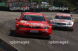 22.06.2003 Nürnberg, Deutschland, Peter Dumbreck (GBR), OPC Team Phoenix, Opel Astra V8 Coupé, in front of Bernd Schneider (GER), Vodafone AMG-Mercedes, Mercedes-Benz CLK-DTM - DTM 2003 in Nürnberg, Norisring (Deutsche Tourenwagen Masters)  - Weitere Bilder auf www.xpb.cc, eMail: info@xpb.cc - Belegexemplare senden. c Copyright: Kennzeichnung mit: Miltenburg / xpb.cc