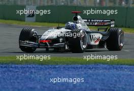 07.03.2003 Melbourne, Australien, MEL, Formel1, Freitag, 2tes freies Training (11-12am),  David Coulthard (GB, 05), West McLaren Mercedes, MP4-17D, auf der Strecke (Track) - Albert Park Circuit, (Fosters Australian Grand Prix 2003, Victoria, Australia, Formel 1, F1)  c Copyright: Photos mit - xpb.cc - kennzeichnen, weitere Bilder auf www.xpb.cc, eMail: info@xpb.cc - Belegexemplare senden.