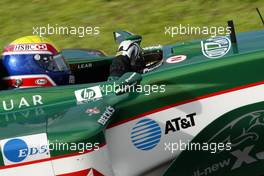08.03.2003 Melbourne, Australien, MEL, Formel1, Samstag, Mark Webber (AUS, 14), Jaguar Racing, R4, auf der Strecke (Track) - Albert Park Circuit, (Fosters Australian Grand Prix 2003, Victoria, Australia, Formel 1, F1)  c Copyright: Photos mit - xpb.cc - kennzeichnen, weitere Bilder auf www.xpb.cc, eMail: info@xpb.cc - Belegexemplare senden.