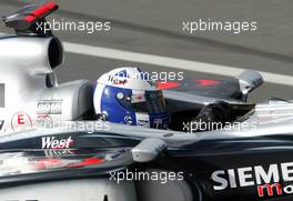 08.03.2003 Melbourne, Australien, MEL, Formel1, Samstag, David Coulthard (GB, 05), West McLaren Mercedes, MP4-17D, auf der Strecke (Track) - Albert Park Circuit, (Fosters Australian Grand Prix 2003, Victoria, Australia, Formel 1, F1)  c Copyright: Photos mit - xpb.cc - kennzeichnen, weitere Bilder auf www.xpb.cc, eMail: info@xpb.cc - Belegexemplare senden.