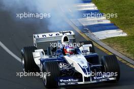 08.03.2003 Melbourne, Australien, MEL, Formel1, Samstag, Training, Juan-Pablo Montoya (Juan Pablo, CO, 03), BMW WilliamsF1 Team, FW25, auf der Strecke (Track) mit Problemen, aus seinem Heck raucht es - Albert Park Circuit, (Fosters Australian Grand Prix 2003, Victoria, Australia, Formel 1, F1)  c Copyright: Photos mit - xpb.cc - kennzeichnen, weitere Bilder auf www.xpb.cc, eMail: info@xpb.cc - Belegexemplare senden.