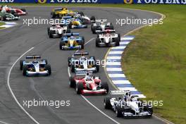 09.03.2003 Melbourne, Australien, MEL, Formel1, Sonntag, Start zum GP, Juan-Pablo Montoya (Juan Pablo, CO, 03), BMW WilliamsF1 Team, FW25, auf der Strecke (Track) - Albert Park Circuit, (Fosters Australian Grand Prix 2003, Victoria, Australia, Formel 1, F1)  c Copyright: Photos mit - xpb.cc - kennzeichnen, weitere Bilder auf www.xpb.cc, eMail: info@xpb.cc - Belegexemplare senden.