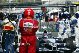 09.03.2003 Melbourne, Australien, MEL, Formel1, Sonntag, Rennen, Juan-Pablo Montoya (Juan Pablo, CO, 03), BMW WilliamsF1 Team, Boxenstop (Pit) - Albert Park Circuit, (Fosters Australian Grand Prix 2003, Victoria, Australia, Formel 1, F1)  c Copyright: Photos mit - xpb.cc - kennzeichnen, weitere Bilder auf www.xpb.cc, eMail: info@xpb.cc - Belegexemplare senden.