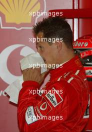 17.05.2003 Spielberg, Österreich, AT, Formel1, Samstag, Michael Schumacher (D, 01, F2003-GA), Scuderia Ferrari Marlboro, in der Box (Pit) - Formel 1 Grand Prix (GP) von Austria 2003 auf dem A1 Ring, Oesterreich, Zeltweg, Spielberg, Austria - Weitere Bilder auf www.xpb.cc, eMail: info@xpb.cc - Belegexemplare senden. Abdruck ist honorarpflichtig. c Copyrightnachweis: xpb.cc