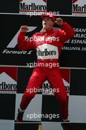 04.05.2003 Granollers, Spanien, BCN, Formel1, Sonntag, Podium, Michael Schumacher (D, 01), Scuderia Ferrari Marlboro, Portrait - (Barcelona, Spanien, Spain, Circuit de Catalunya, Grand Prix of Spain 2003, Formel 1, F1) - Weitere Bilder auf www.xpb.cc, eMail: info@xpb.cc - Belegexemplare senden. Abdruck ist honorarpflichtig. c Copyrightnachweis: photo4 / xpb.cc - LEGAL NOTICE: THIS PICTURE IS NOT FOR ITALY PRINT USE, KEINE PRINT BILDNUTZUNG IN ITALIEN!