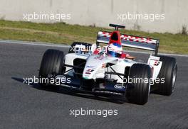 15.01.2003 Barcelona, Spanien, BCN, Formel1 Tests, Mittwoch, hier: Jenson Button (GB, 17), Lucky Strike BAR Honda, BAR005, auf der Strecke (Track) - Circuit de Catalunia in Granollers bei Barcelona (Januar, Testfahrten, Spain, Formel 1, F1, 2003)  c Copyright: Photos mit - xpb.cc - kennzeichnen, weitere Bilder auf der Bilddatenbank