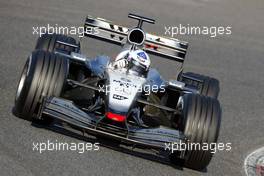 15.01.2003 Barcelona, Spanien, BCN, Formel1 Tests, Mittwoch, hier: David Coulthard (GB, 05), West McLaren Mercedes, auf der Strecke (Track) - Circuit de Catalunia in Granollers bei Barcelona (Januar, Testfahrten, Spain, Formel 1, F1, 2003)  c Copyright: Photos mit - xpb.cc - kennzeichnen, weitere Bilder auf der Bilddatenbank
