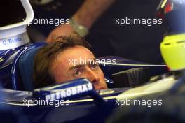 14.01.2003 Barcelona, Spanien, BCN, Formel1 Tests, Dienstag, hier: Testfahrer Olivier Beretta (BMW WilliamsF1) in der Box - Circuit de Catalunia in Granollers bei Barcelona (Januar, Testfahrten, Spain, Formel 1, F1, 2003)  c Copyright: Photos mit - xpb.cc - kennzeichnen, weitere Bilder auf der Bilddatenbank