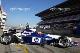 14.01.2003 Barcelona, Spanien, BCN, Formel1 Tests, Montag, hier: Testfahrer Olivier Beretta (BMW WilliamsF1) fährt aus der Box - Circuit de Catalunia in Granollers bei Barcelona (Januar, Testfahrten, Spain, Formel 1, F1, 2003)  c Copyright: Photos mit - xpb.cc - kennzeichnen, weitere Bilder auf der Bilddatenbank