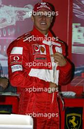 04.04.2003 SAO PAULO, BRASILIEN, BR, FORMEL1, FREITAG, TRAINING, MICHAEL SCHUMACHER (D, 01), SCUDERIA FERRARI MARLBORO, IN DER BOX (PIT) - AUTODROMO JOSE CARLOS PACE, INTERLAGOS (2003 GRAND PRIX OF BRAZIL, FORMEL 1, F1).  c COPYRIGHT: PHOTOS MIT - XPB.CC - KENNZEICHNEN, WEITERE BILDER AUF WWW.XPB.CC, EMAIL: INFO@XPB.CC - BELEGEXEMPLARE SENDEN.