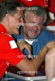 03.04.2003 SAO PAULO, BRASILIEN, BR, FORMEL1, DONNERSTAG, WILLI WEBER (MANAGER), PORTRAIT UND MICHAEL SCHUMACHER (D, FERRARI)  - AUTODROMO JOSE CARLOS PACE, INTERLAGOS (2003 GRAND PRIX OF BRAZIL, FORMEL 1, F1).  c COPYRIGHT: PHOTOS MIT - XPB.CC - KENNZEICHNEN, WEITERE BILDER AUF WWW.XPB.CC, EMAIL: INFO@XPB.CC - BELEGEXEMPLARE SENDEN.